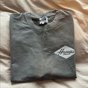 Huega Gray Short Sleeve Tee